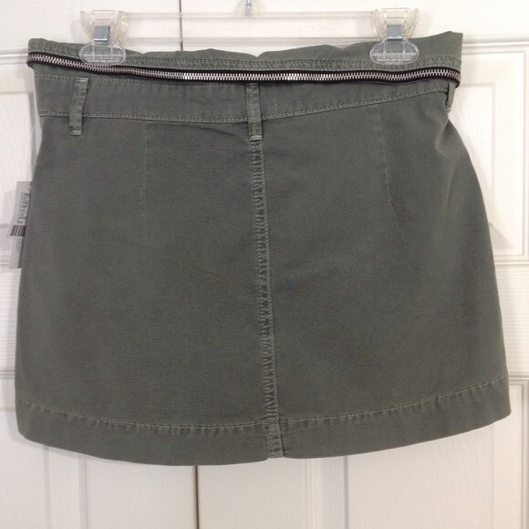 BDG Urban Outfitters Small Green Moss Mini Skirt Zipper Trim Stepped Hem NWT - Picture 8 of 13